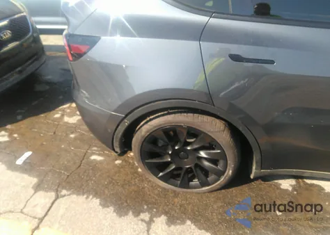 2022 Tesla Model Y Long Range Dual Motor All-Wheel Drive from USA, damaged, VIN 7SAYGAEE9NF570597